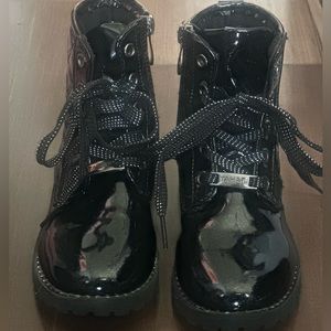 Black patent leather boots for kids‼️ let’s get ready for fall ( gentle wear )